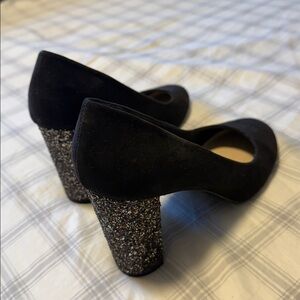 Elegant Black Glitter Heel Pumps